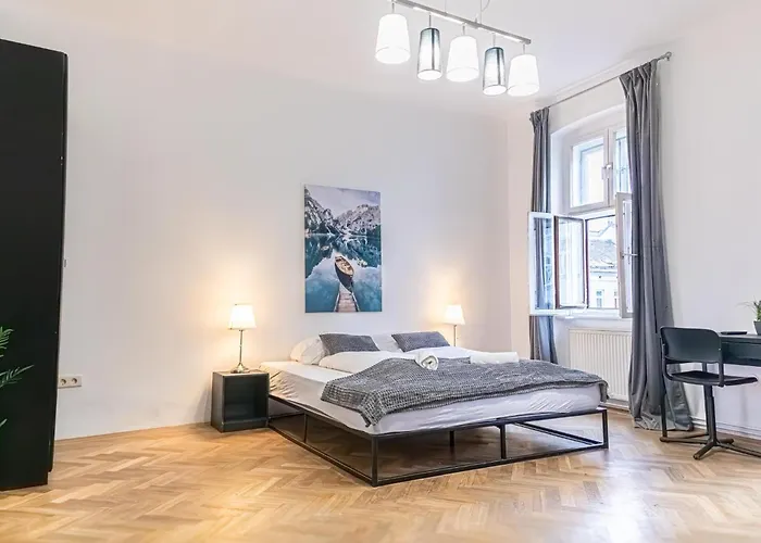 Apartment Comfortable 2br , Steps From Stadthalle Vienna