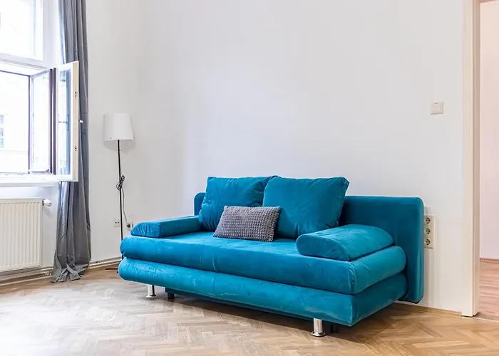 Comfortable 2br , Steps From Stadthalle Apartment Vienna