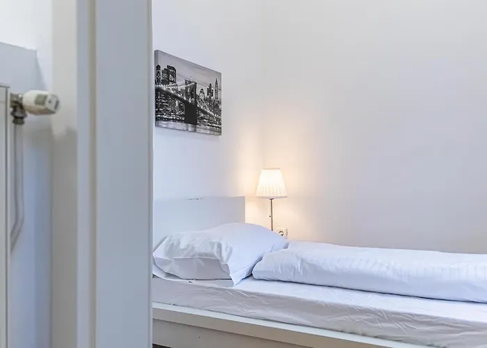 Comfortable 2br , Steps From Stadthalle * Vienna